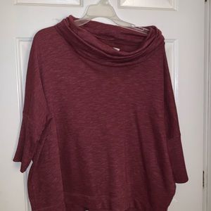 Maroon shirt!! Perfect with leggings!!